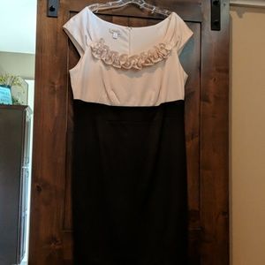 Dressbarn sleeveless cream and black dress